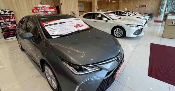 Ô tô mới ế ẩm, hãng mở kênh bán xe cũ