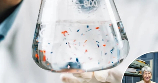 Thói quen siêu phổ biến khiến bạn nuốt thêm 90.000 hạt vi nhựa mỗi năm