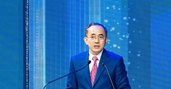 Một ứng viên giáo sư là tỷ phú sàn chứng khoán Việt