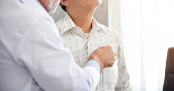 Dấu hiệu cảnh báo sớm ung thư ở nam giới và nữ giới: Dành 5 phút check mỗi ngày để cứu cả cuộc đời