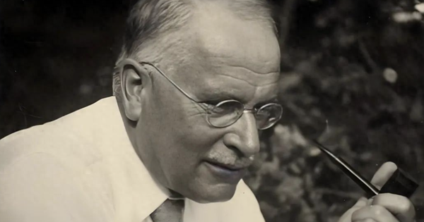 Nhà tâm lý học hé lộ: Vì sao những kẻ ‘nằm dài mà mơ lớn’ mới là mối đe dọa với cả thế giới?