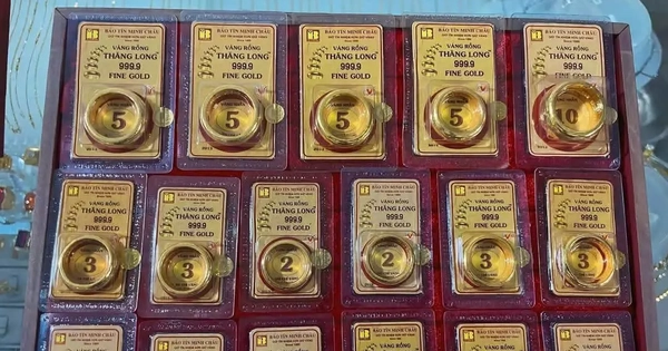 Giá vàng nhẫn bất ngờ vượt SJC