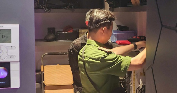 Ảnh, clip: Khám xét nơi ở của Võ Thị Ngọc Ngân