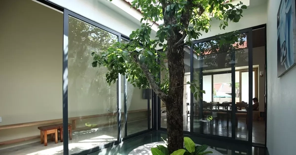 Nhà 120m2 với giếng trời thích nghi khí hậu khắc nghiệt