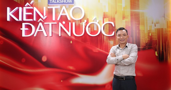 Từ bản thiết kế vẽ trên nền đất bờ ruộng tới xưởng chế tác nông cụ, sức sáng tạo của anh nông dân làm nên điều không tưởng