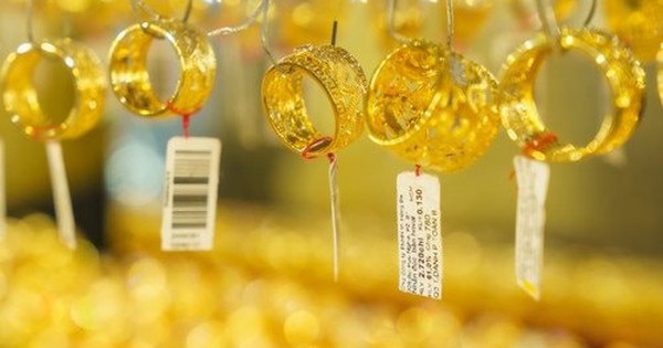 Cập nhật giá vàng chiều 17/10: Giá vàng nhẫn chạm mốc 159 triệu đồng/lượng