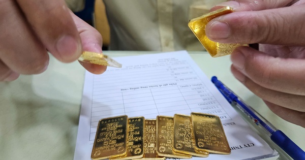 Cuối ngày 2-10, giá vàng tăng nhanh