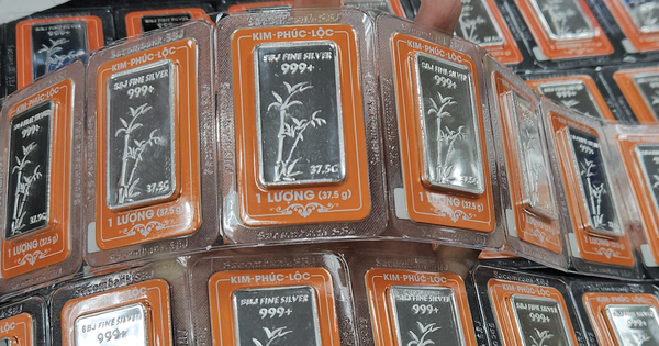 Giá bạc hôm nay 20-10: Mỗi nơi một giá, có nơi vượt xa 2,1 triệu đồng/lượng