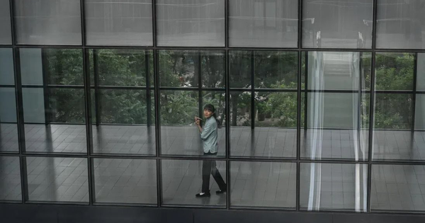 Đổ 140 tỷ USD vào BĐS Trung Quốc, nhà đầu tư nước ngoài bán cắt lỗ để tháo chạy, tỷ lệ văn phòng trống tại nhiều nơi lên đến 40%