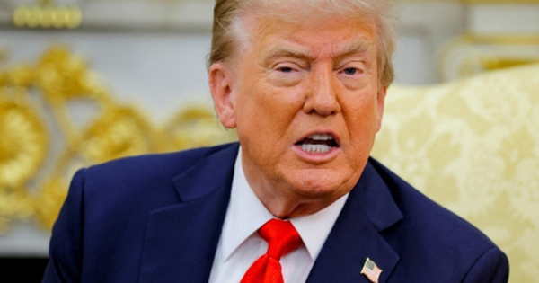 Tổng thống Trump cảnh báo áp thuế 155% với Trung Quốc