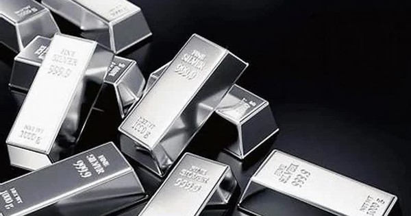 Giá bạc lao dốc mạnh sau chuỗi tăng nóng