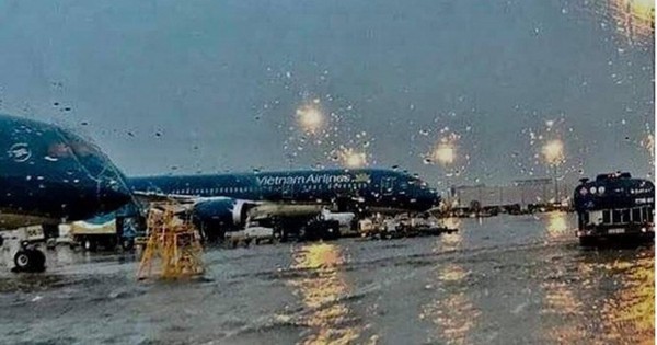 Ba sân bay bị ảnh hưởng trực tiếp bão số 12, nhiều chuyến bay bị đẩy sớm hoặc hủy