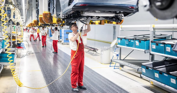 ‘Cường quốc ô tô tại châu Âu’ gặp khó