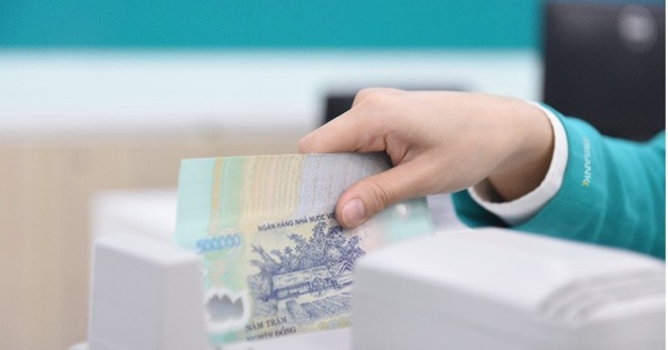 Một ngân hàng ghi nhận lãi trước thuế gấp 8 lần...