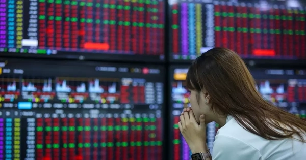 Lý do tài khoản nhiều người chơi chứng khoán "đỏ rực"