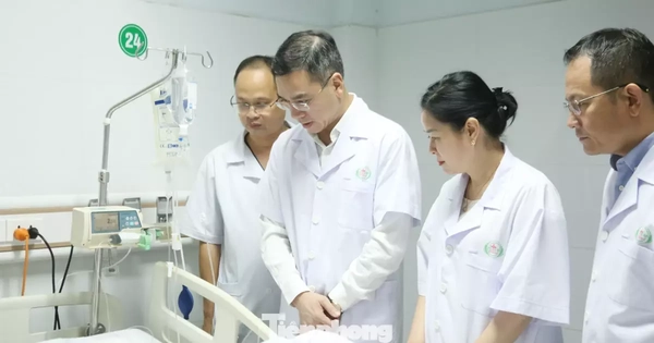 Bộ Y tế sẽ tặng bằng khen cho những nữ điều dưỡng xả thân cứu người ở Bệnh viện Sản Nhi Nghệ An