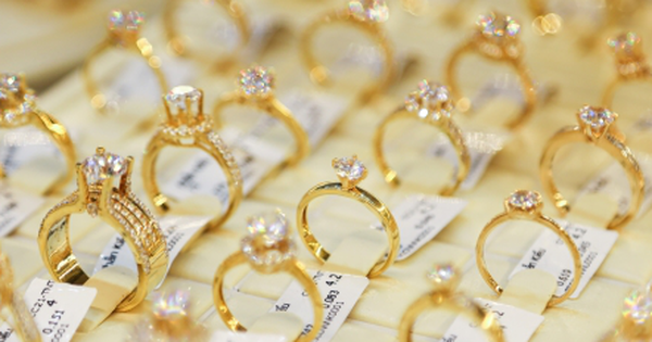 Giá vàng hôm nay 27/10: Giảm mạnh, xuống dưới mốc 4.100 USD/ounce