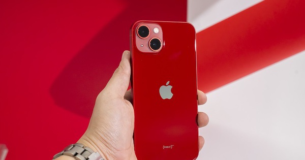 Chiếc iPhone "đập hộp" rẻ nhất vừa tăng giá