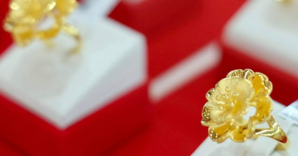 Giá vàng hôm nay 28/10: Vì sao vàng rơi cắm đầu xuống dưới 4.000 USD/ounce?