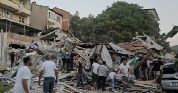 Động đất 6,1 độ Richter làm rung chuyển Thổ Nhĩ Kỳ, nhiều tòa nhà bị hư hại