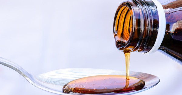 Ít nhất 7 trẻ tử vong nghi ngộ độc siro ho chứa chất suy thận từng liên quan đến cái chết của 300 người