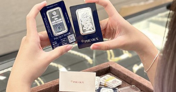 Giá bạc trong nước vượt mốc 50 triệu đồng/kg