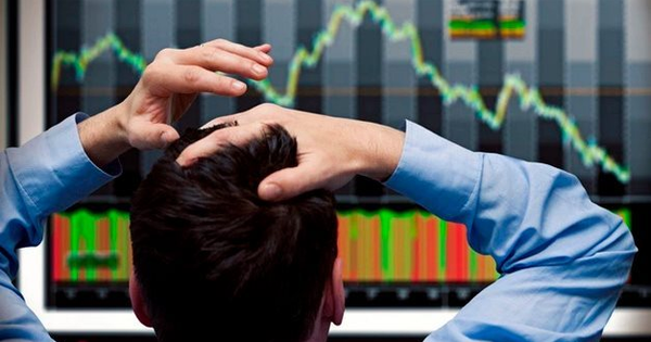 HOSE phát cảnh báo đình chỉ giao dịch một cổ phiếu: Đang “trần cứng” 3 phiên bất ngờ giảm sàn liên tiếp