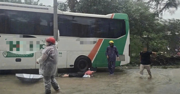 Nhiều người nghi bị điện giật khi đi qua vùng nước ngập