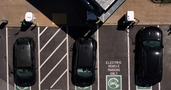 Tương lai doanh số sụt giảm mạnh tại Mỹ, vì sao các hãng xe hơi vẫn không từ bỏ giấc mơ làm xe điện?