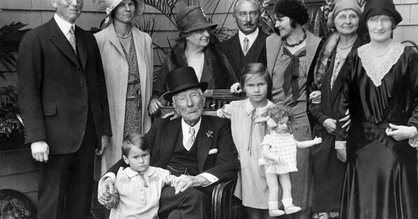 Từ dầu mỏ đến quyền lực toàn cầu: Gia tộc Rockefeller đã duy trì đỉnh cao suốt 150 năm nhờ nguyên tắc 4 KHÔNG trong TƯ DUY - Đó là gì?