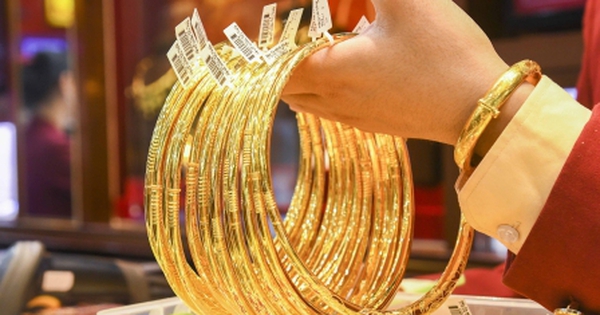 Giá vàng hôm nay 9/10: Kéo dài đà leo đỉnh, vượt 4.000 USD/ounce