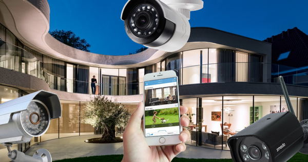 Lộ clip nhạy cảm từ camera: Những sai lầm từ người dùng