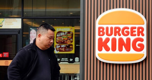 Sau Starbucks, đến lượt một chuỗi nhà hàng nổi tiếng bán mình ở Trung Quốc