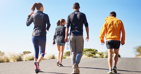 Đi bộ không thôi là chưa đủ, làm thêm 3 việc này bệnh tim mạch, ung thư sẽ "tránh xa"