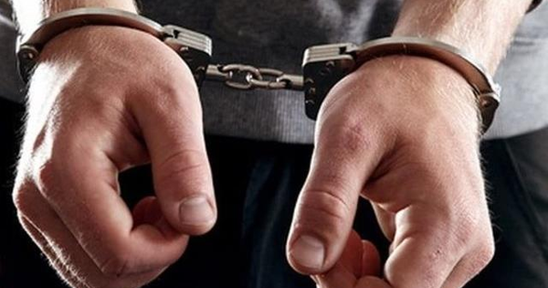 Tổng Giám đốc và Phó Tổng Giám đốc một công ty trên sàn chứng khoán bị khởi tố. bắt tạm giam