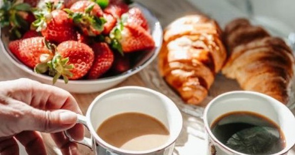 3 loại thức ăn, đồ uống nên kiêng dùng vào buổi sáng để tránh hỏng răng