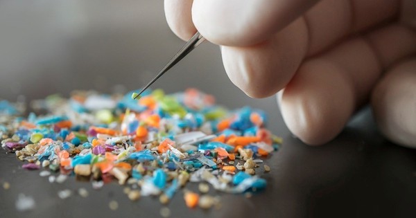 6 con đường vi nhựa âm thầm đi vào cơ thể: Bất ngờ với điều thứ hai