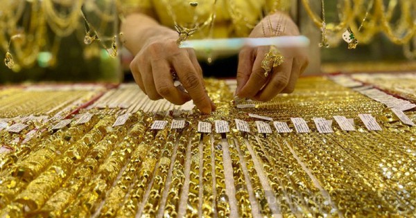 Giá vàng hôm nay 16/11: Ít biến động sau phiên lao dốc