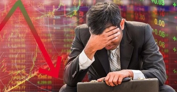 Nhà đầu tư đồng loạt bán tháo trên diện rộng, VN-Index “bốc hơi” gần 11 điểm