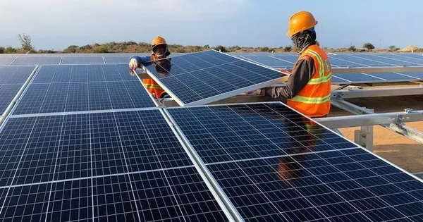 Doanh nghiệp loay hoay trong "ma trận" thủ tục điện mặt trời mái nhà