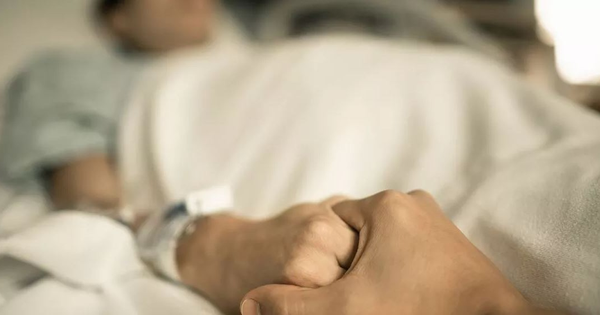 Người đàn ông 59 tuổi tử vong vì đêm nào cũng uống thứ nước "vạn người mê"