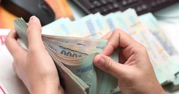 Nghỉ việc do mưa lũ, người lao động có được nhận lương?