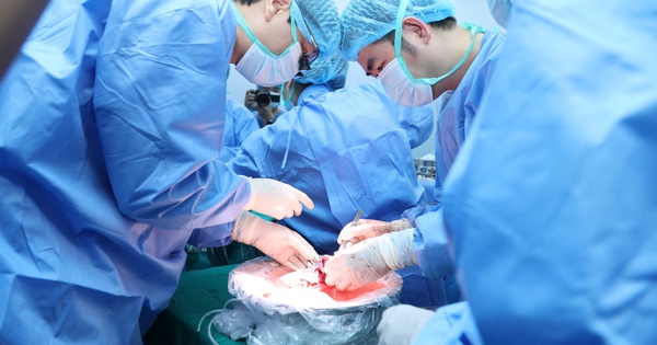 Bệnh viện 108 kích hoạt đồng thời 5 phòng mổ để ghép đa tạng từ người hiến chết não, cứu sống 6 bệnh nhân