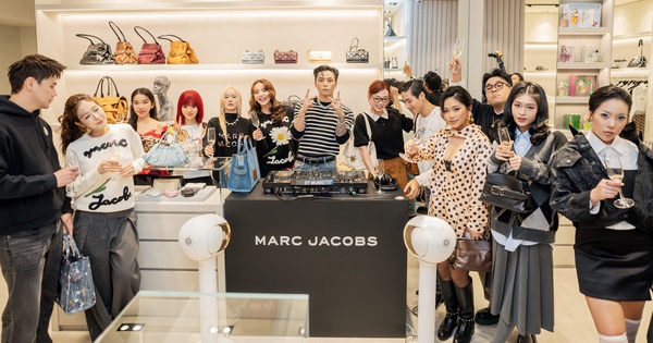 Dakota - Cristina - The Tote Bag: Bộ ba thiết kế dẫn dắt cuộc chơi chất liệu của nhà mốt Mỹ mùa cuối năm 2025