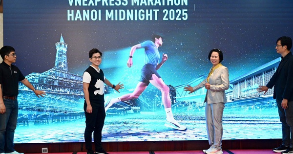 Giải chạy đêm VnExpress tại Hà Nội thu hút gần 10.000 vận động viên