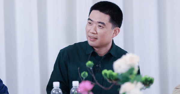 Tỷ phú xe điện gây bất ngờ bởi lối sống giản dị: Dùng đồ cũ, tự chụp mẫu để tiết kiệm phí thuê người