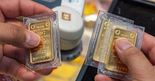 Sáng 3/11, vàng SJC và vàng nhẫn giảm mạnh sau một tuần, nhà đầu tư lỗ nặng tới 6,8 triệu đồng/lượng
