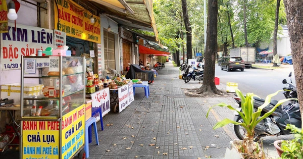 Để xe lấn chiếm vỉa hè tại TPHCM có thể bị trừ điểm giấy phép lái xe