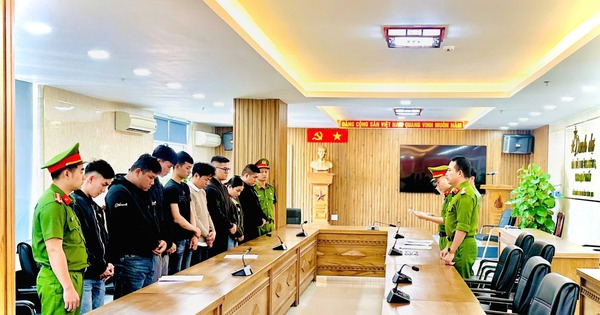 Đường dây tội phạm xuyên quốc gia: Đối tượng câu kết với nhân viên ngân hàng, có bị hại mất 12 tỷ đồng