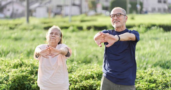 Khi bạn đến tuổi 60, cách tốt nhất để sống khoẻ, kéo dài tuổi thọ không phải tập thể dục nhiều mà là 4 thói quen này